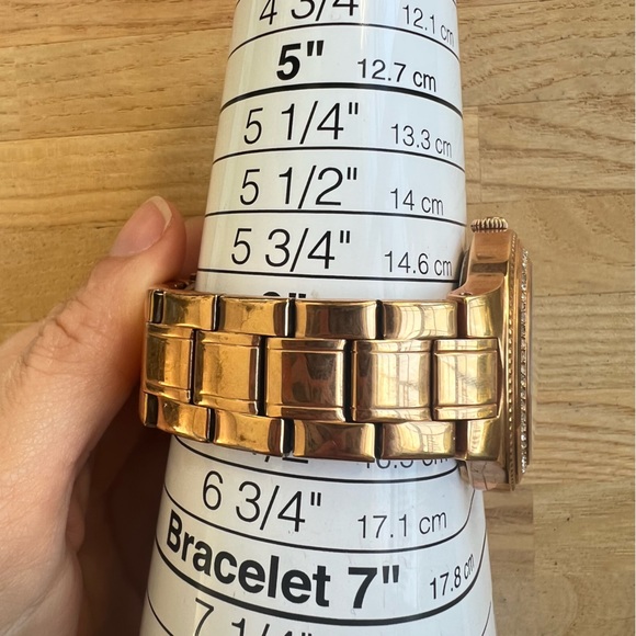 Guess Madison ladies rose gold tone fashion watch NEW BATTERY - Picture 7 of 7